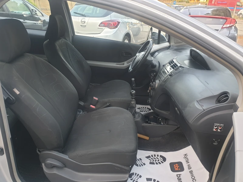 Toyota Yaris 1.3 VVT-i  Газ/Бензин, снимка 10 - Автомобили и джипове - 51223013