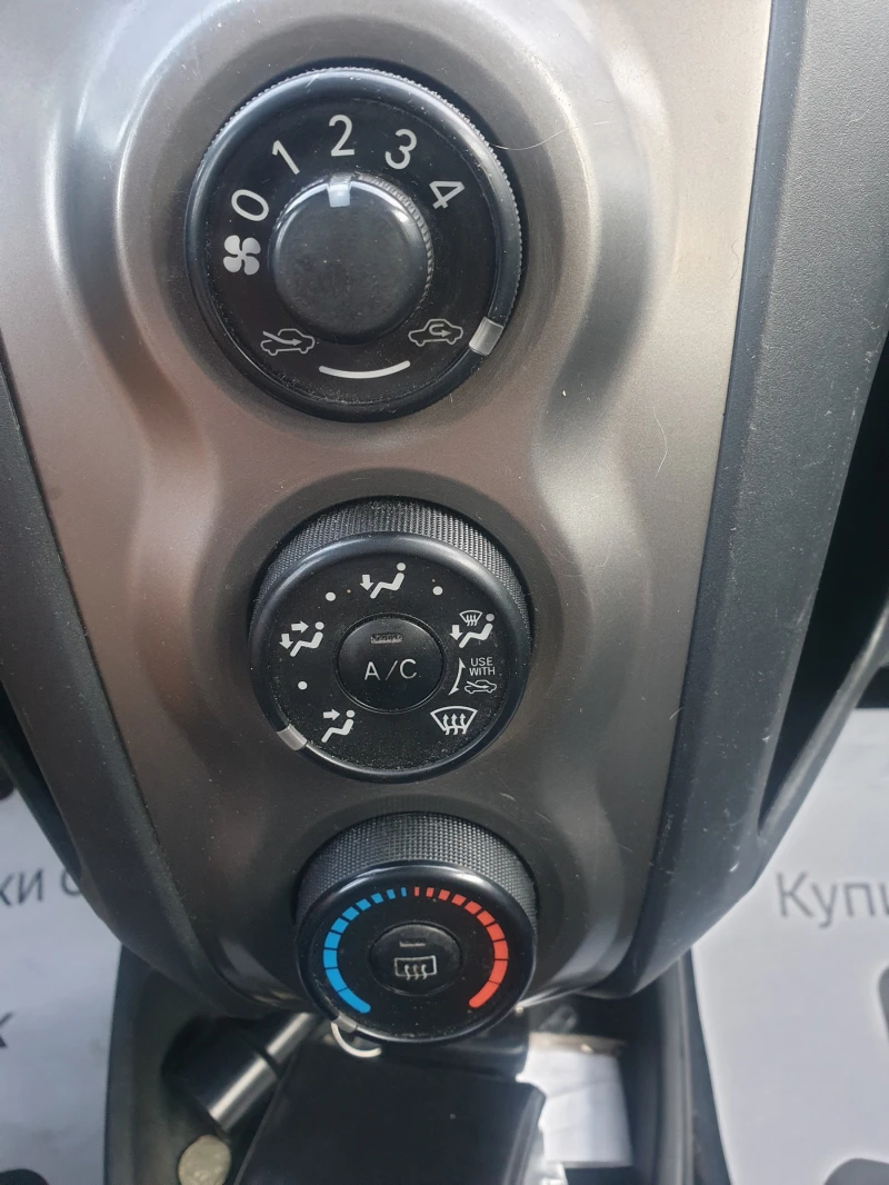 Toyota Yaris 1.3 VVT-i  Газ/Бензин, снимка 13 - Автомобили и джипове - 51223013