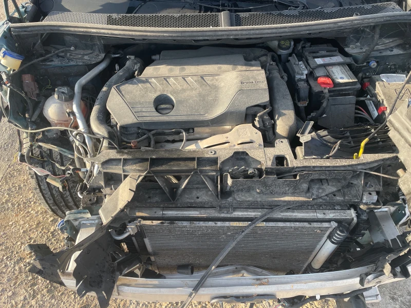 Peugeot 5008 1.6 PureTech, снимка 13 - Автомобили и джипове - 52189566