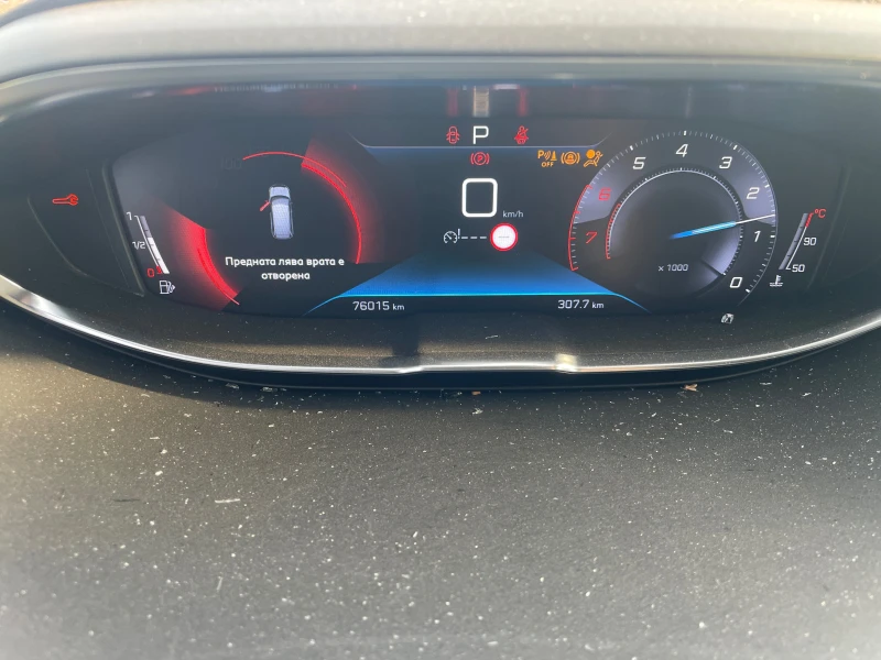 Peugeot 5008 1.6 PureTech, снимка 8 - Автомобили и джипове - 52189566