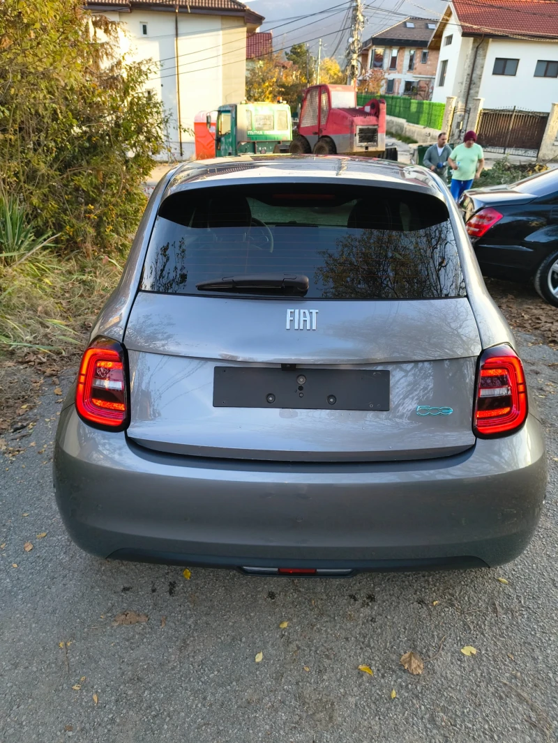 Fiat 500e La prima термопомпа Швейцария, снимка 3 - Автомобили и джипове - 52255673
