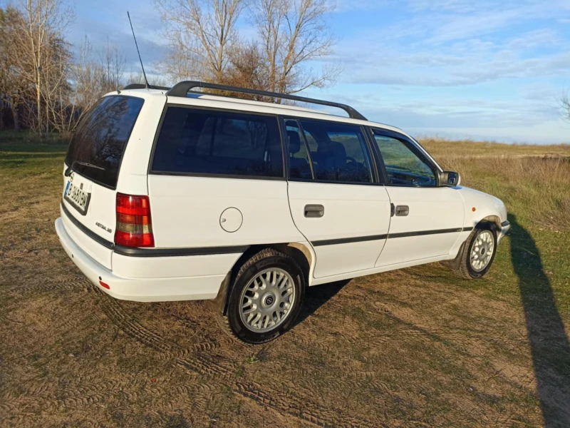 Opel Astra Sport, снимка 3 - Автомобили и джипове - 52637176