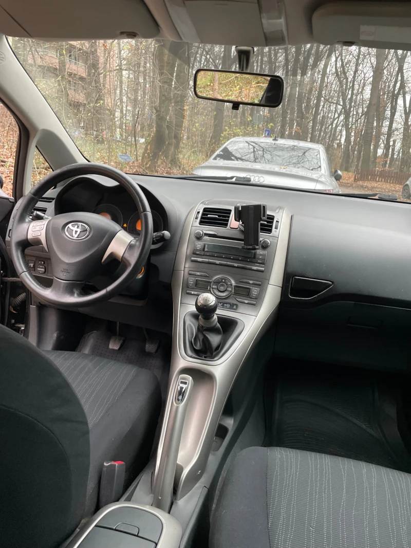 Toyota Auris, снимка 12 - Автомобили и джипове - 52664423