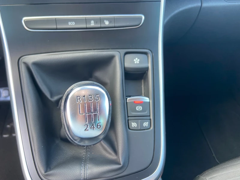 Renault Grand scenic Има видеоклип към обявата!, снимка 9 - Автомобили и джипове - 53521577