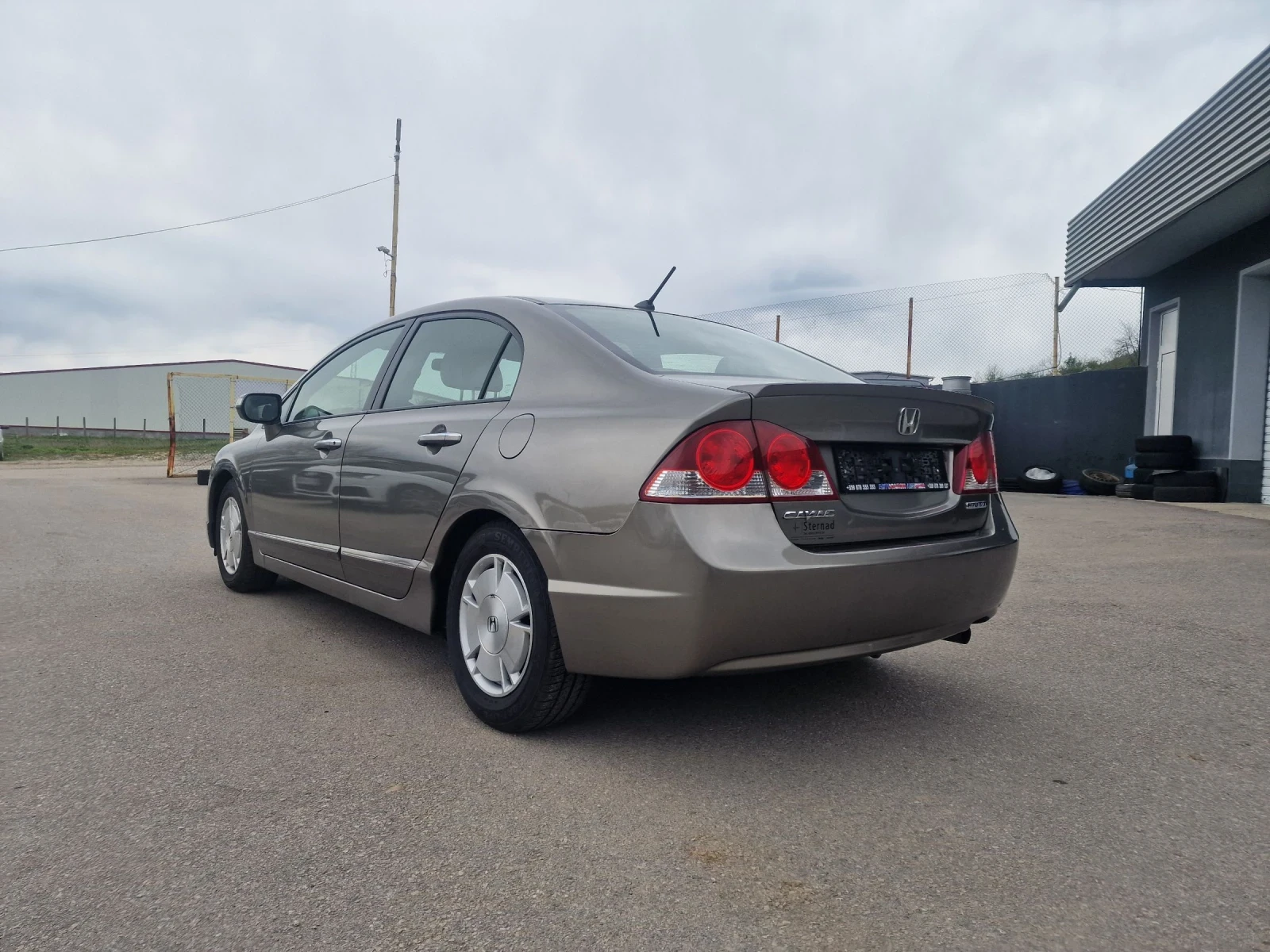 Honda Civic 1.33I CVT HYBRID - изображение 4