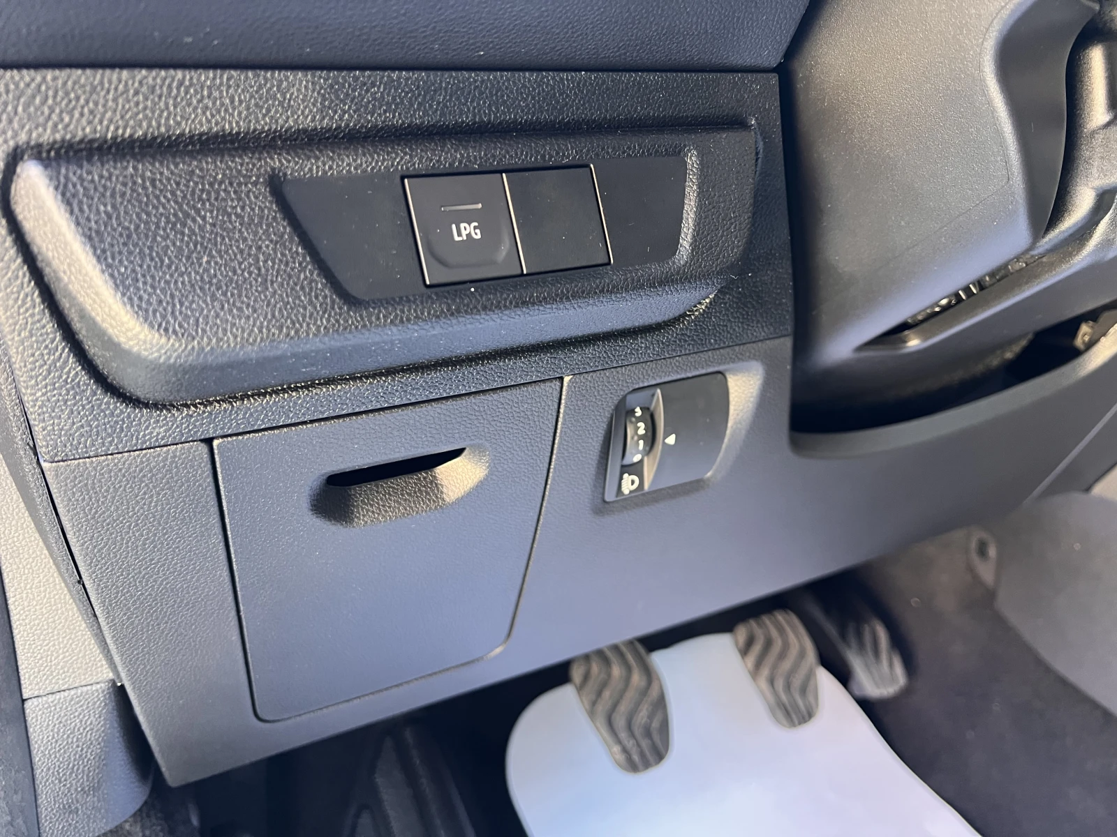 Dacia Sandero ESSENTIAL/1.0TCE/91K.C./5MT/LPG/�������� | Mobile.bg � ����������� 14