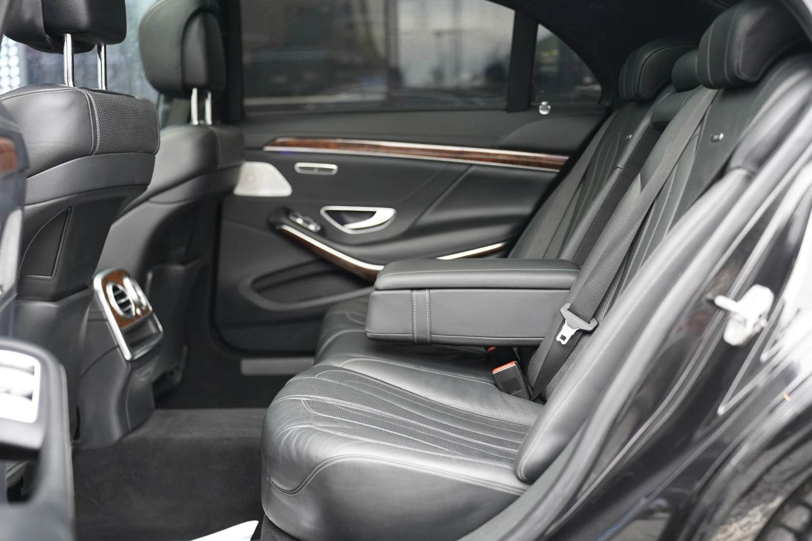 Mercedes-Benz S 63 AMG Long 4Matic, снимка 11 - Автомобили и джипове - 53731579