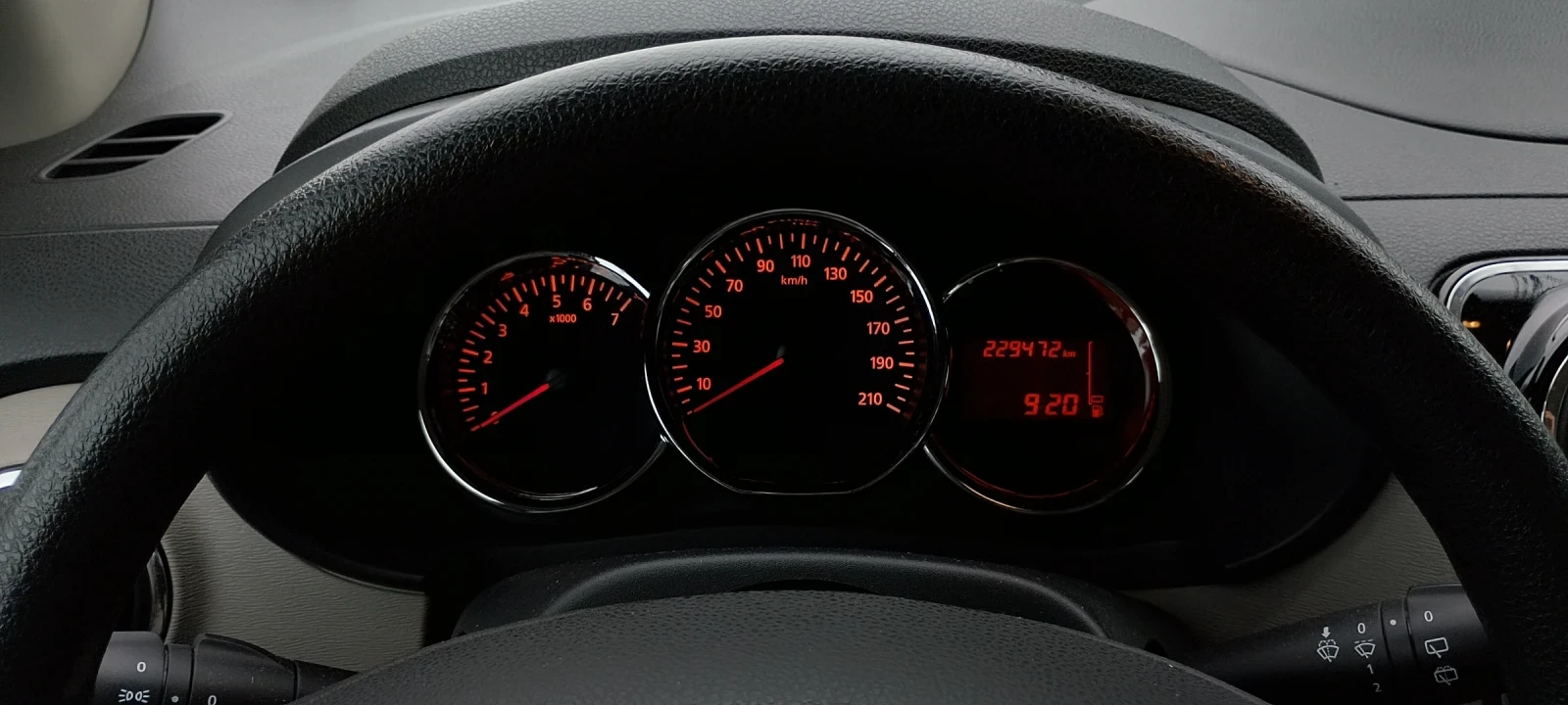 Dacia Lodgy 1600 ГАЗ/БЕНЗИН, РЕГИСТРИРАНА, ГАЗОВОТО Е НА 3Г., снимка 2 - Автомобили и джипове - 53756825