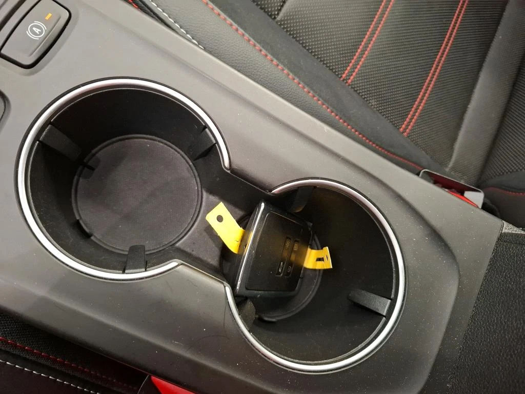 Renault Arkana R.S. Line 1.6 E-TECH, снимка 11 - Автомобили и джипове - 53812038