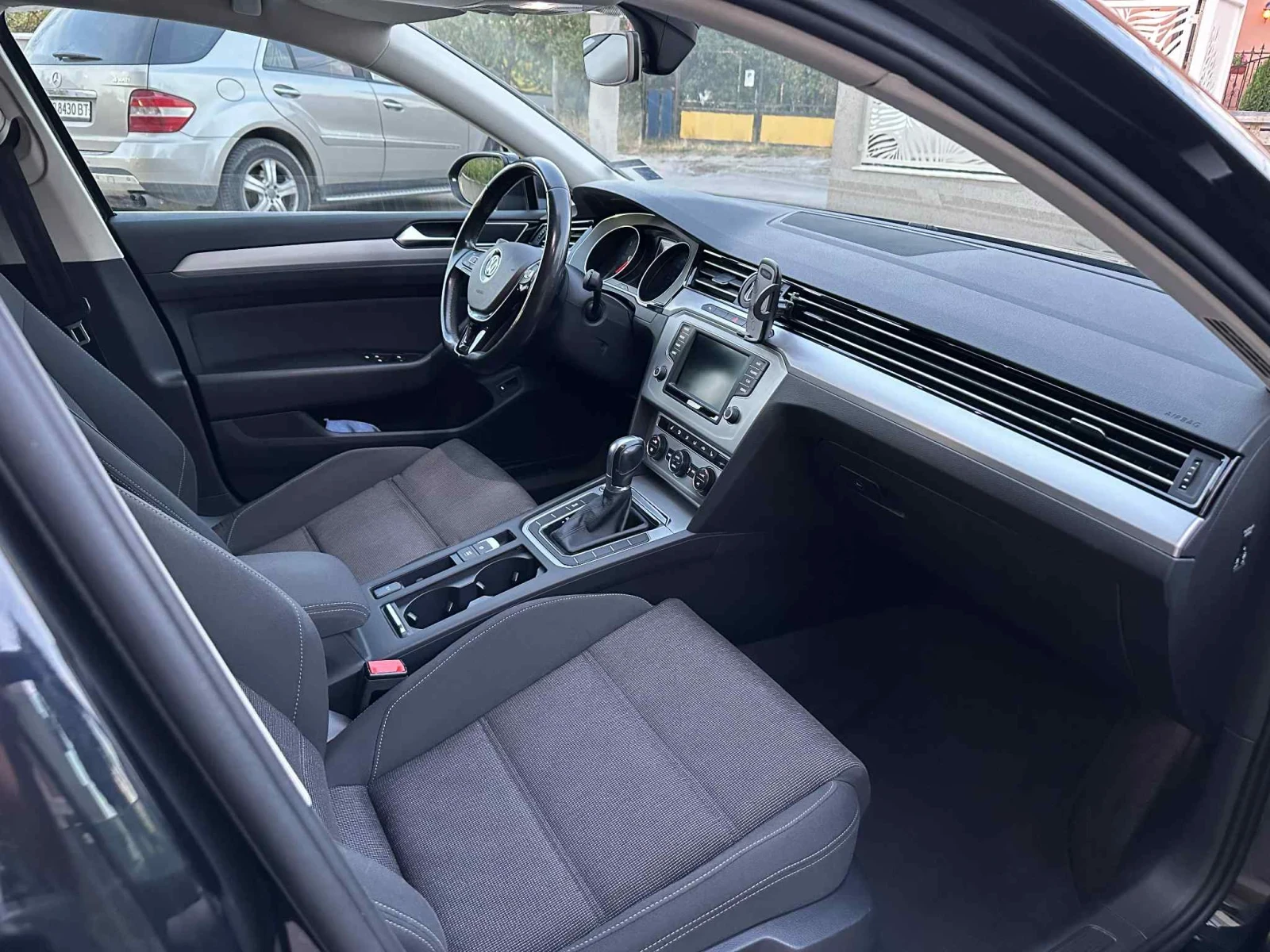 VW Passat 2.0 TDI DSG, снимка 7 - Автомобили и джипове - 53870355