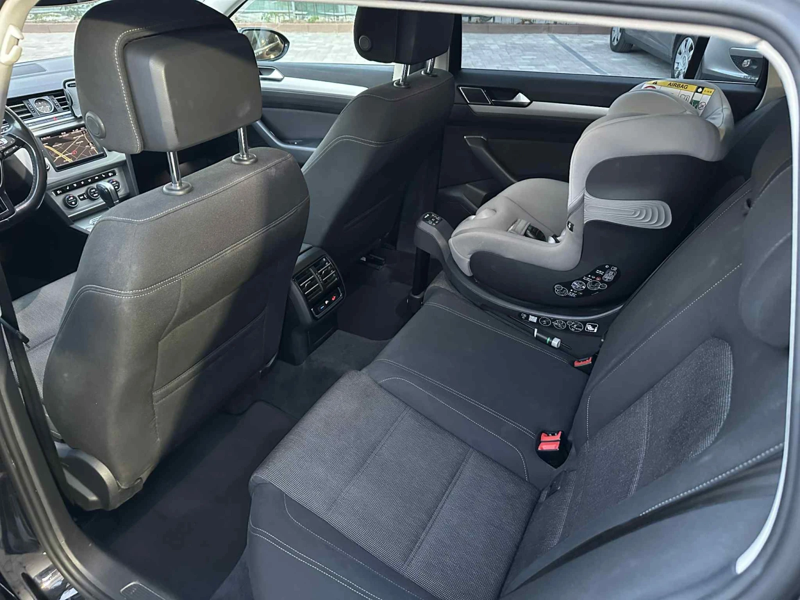 VW Passat 2.0 TDI DSG, снимка 11 - Автомобили и джипове - 53870355