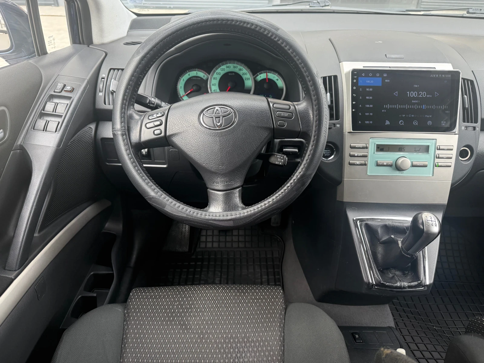 Toyota Corolla verso, снимка 13 - Автомобили и джипове - 53933268