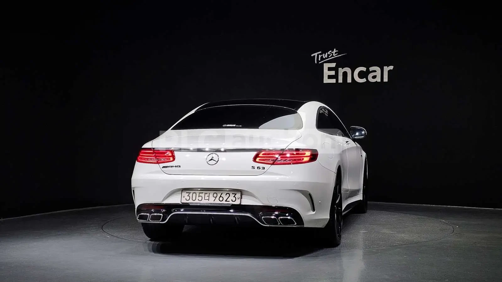 Mercedes-Benz S 63 AMG 2017* DESIGNO* AIRMATIC* PANO* FULL* КРАЙНА ЦЕНА, снимка 4 - Автомобили и джипове - 53946750