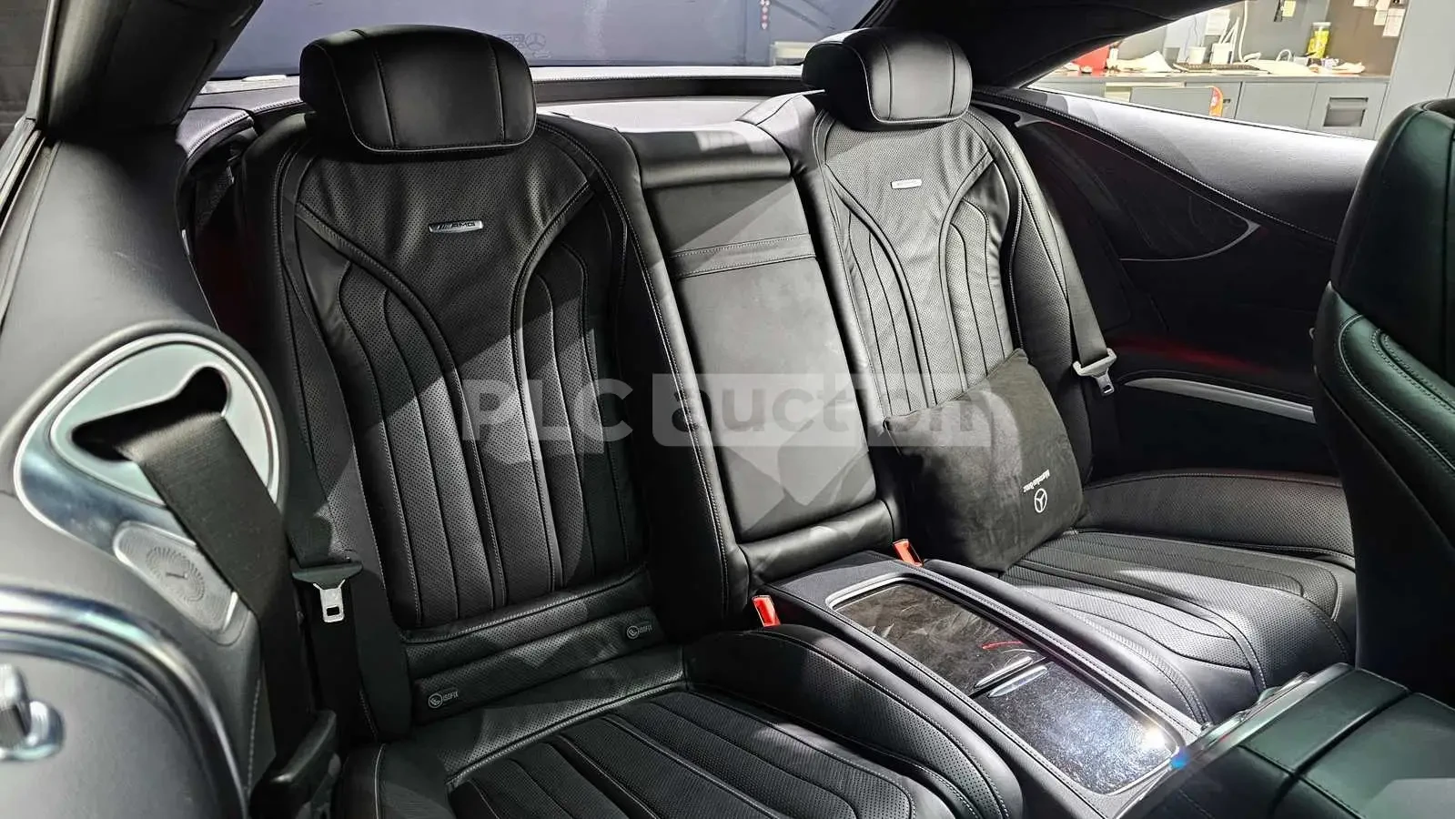 Mercedes-Benz S 63 AMG 2017* DESIGNO* AIRMATIC* PANO* FULL* КРАЙНА ЦЕНА, снимка 15 - Автомобили и джипове - 53946750