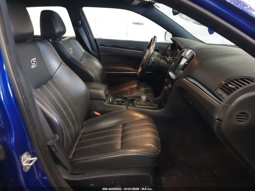 Chrysler 300c 3.6l 300 300S Awd, снимка 5 - Автомобили и джипове - 53974545