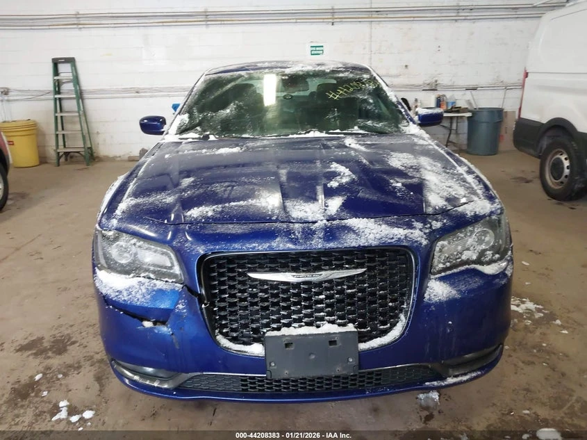Chrysler 300c 3.6l 300 300S Awd, снимка 12 - Автомобили и джипове - 53974545