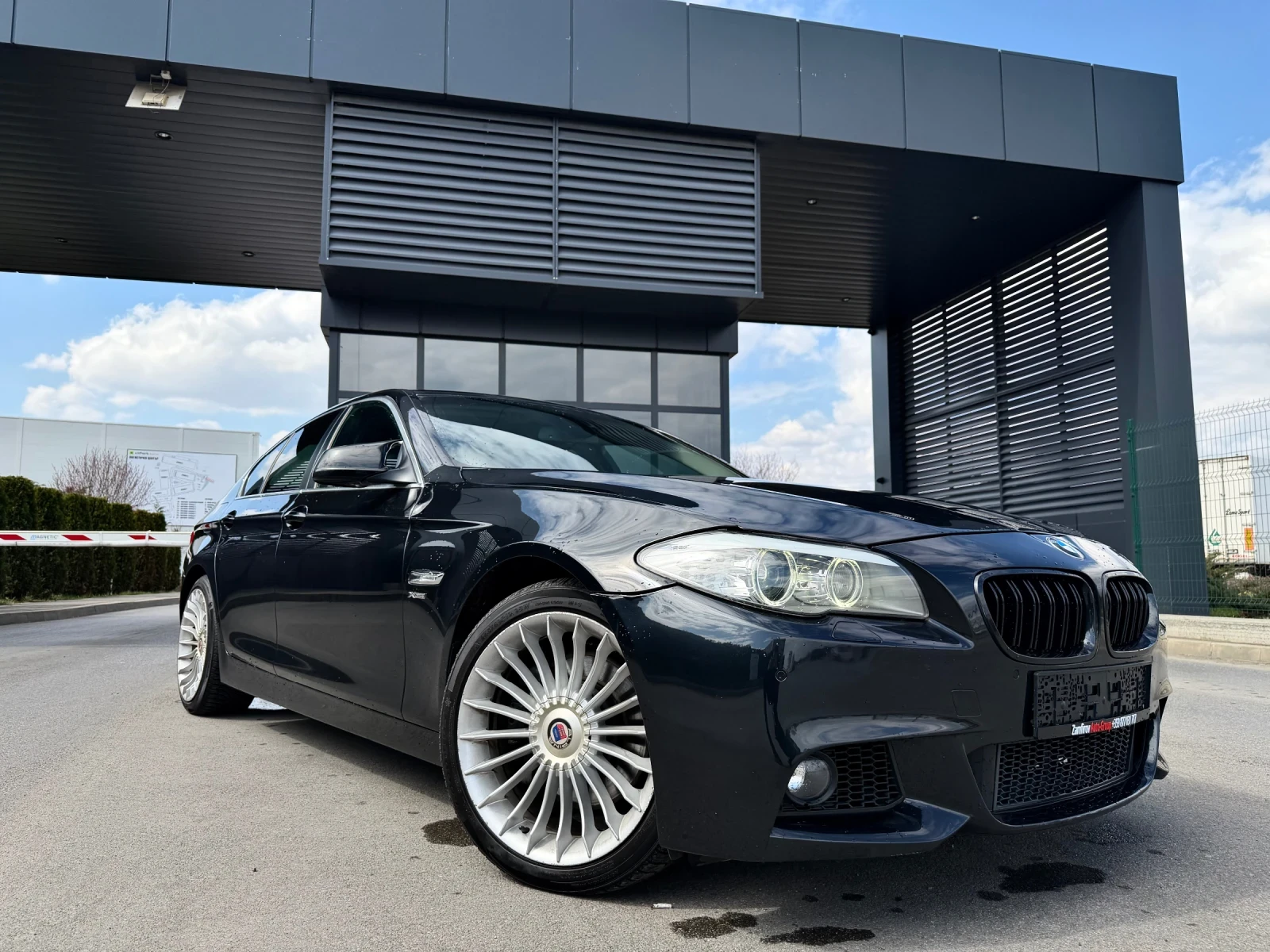 BMW 530 Alpine/Lane Assist//X-Drive/Germany, снимка 2 - Автомобили и джипове - 53974042