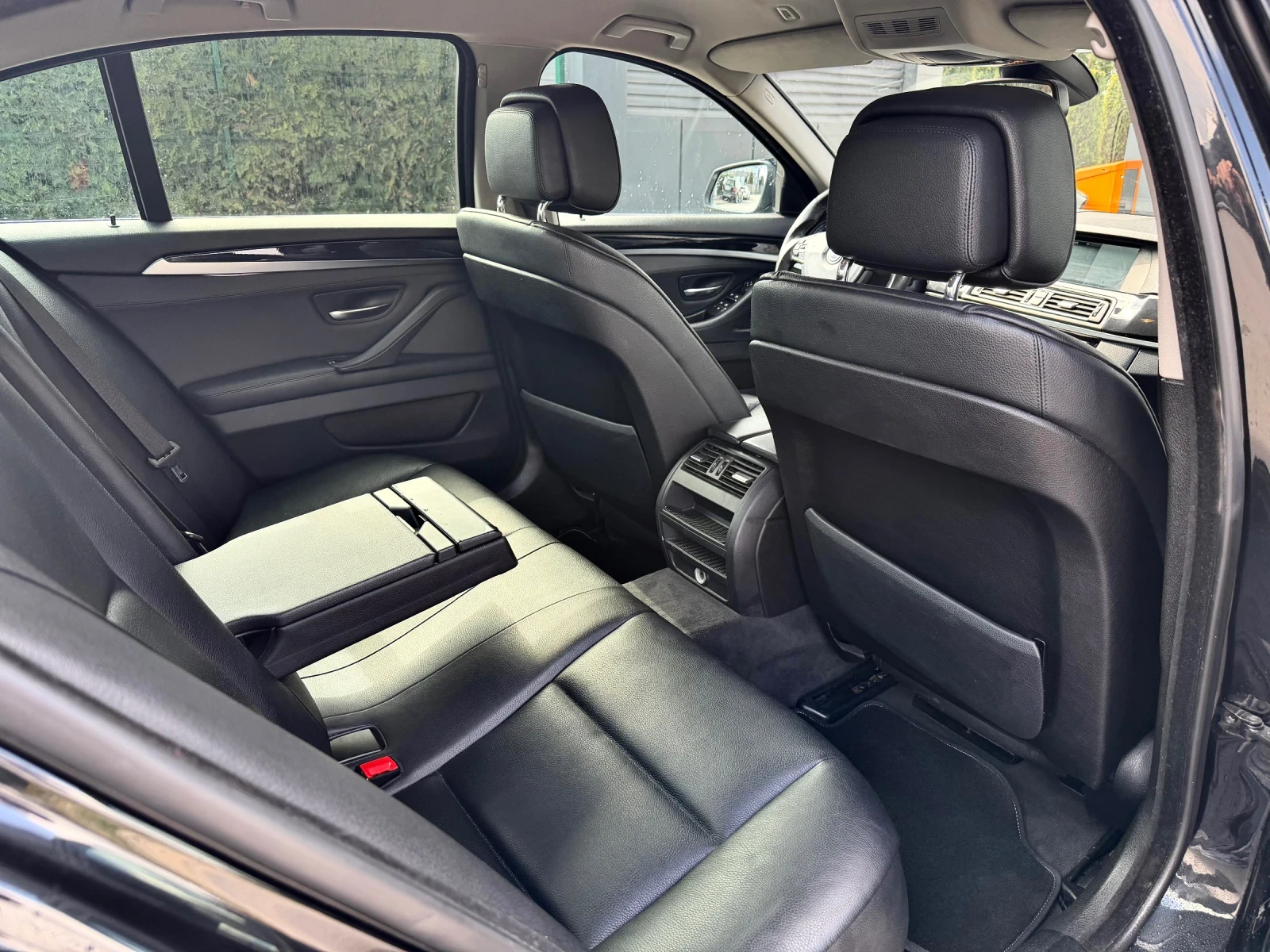 BMW 530 Alpine/Lane Assist//X-Drive/Germany, снимка 12 - Автомобили и джипове - 53974042