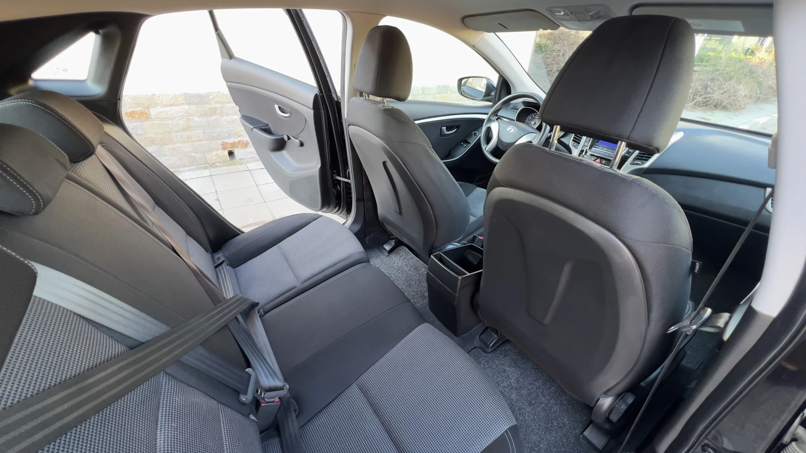 Hyundai I30 1.4i 2013г, снимка 11 - Автомобили и джипове - 54101839