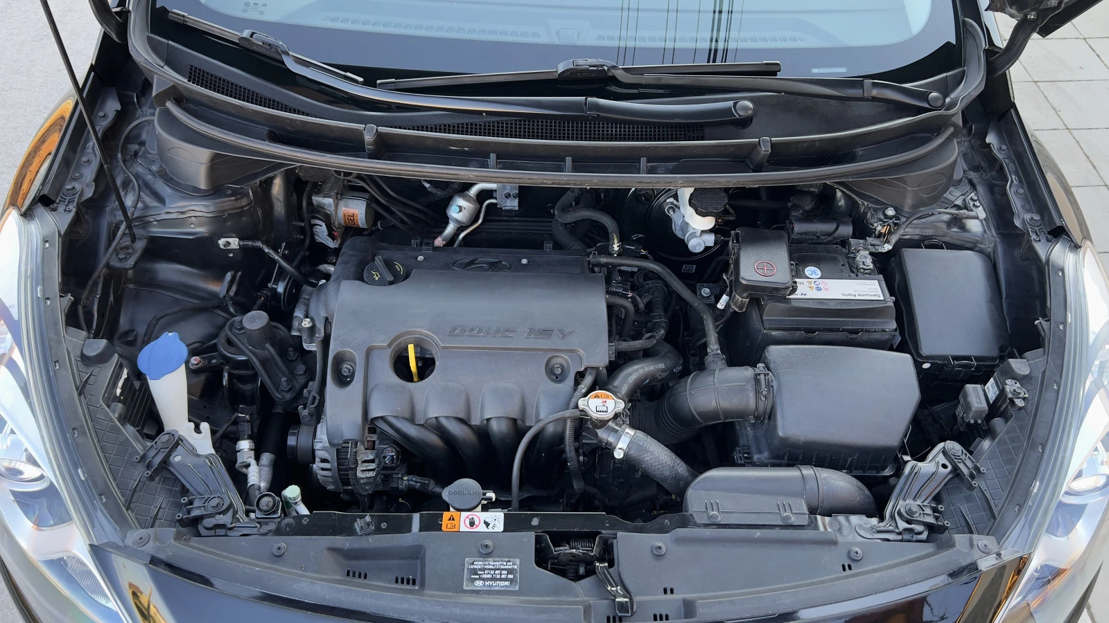 Hyundai I30 1.4i 2013г, снимка 16 - Автомобили и джипове - 54101839