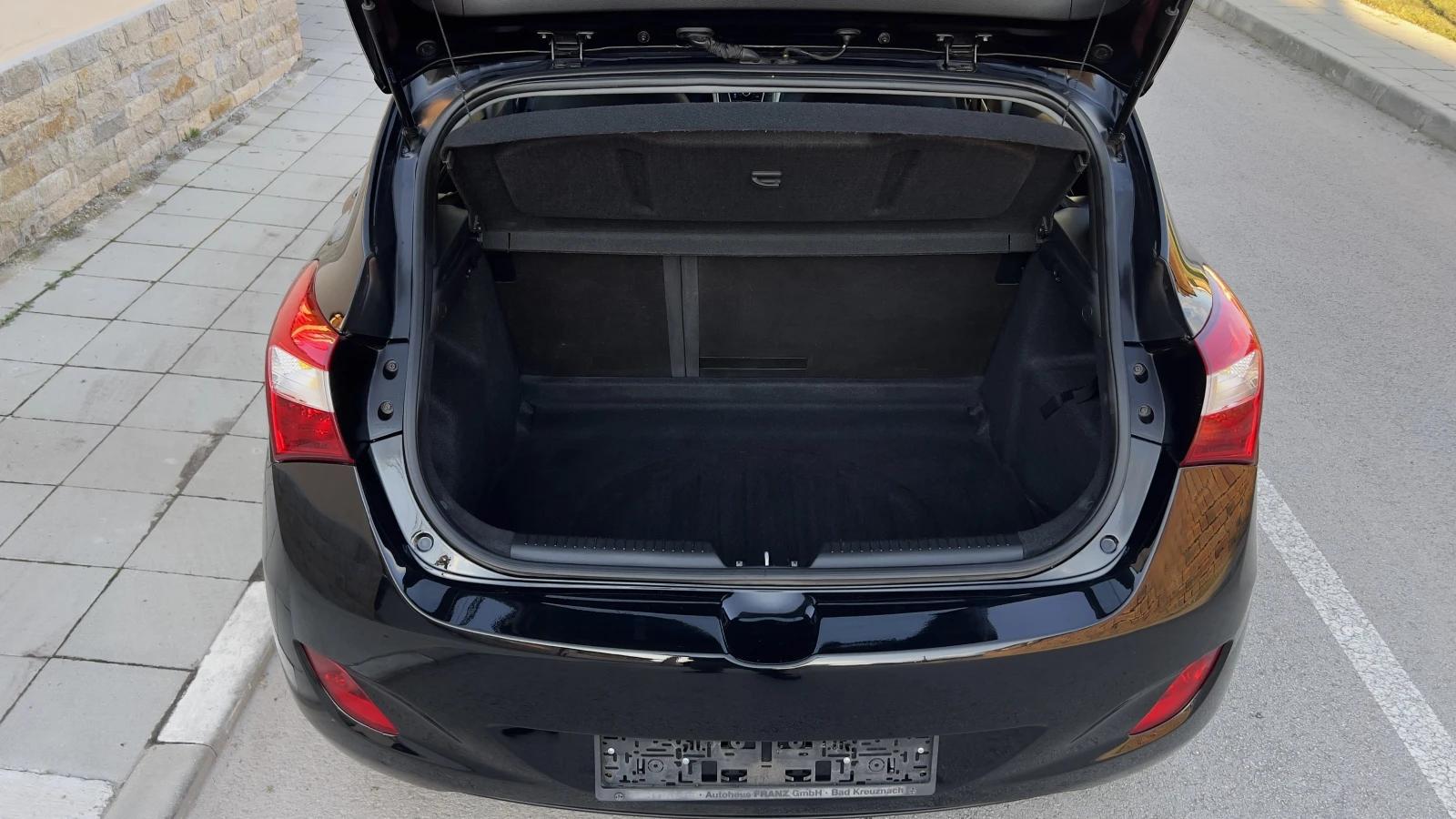 Hyundai I30 1.4i 2013г, снимка 15 - Автомобили и джипове - 54101839