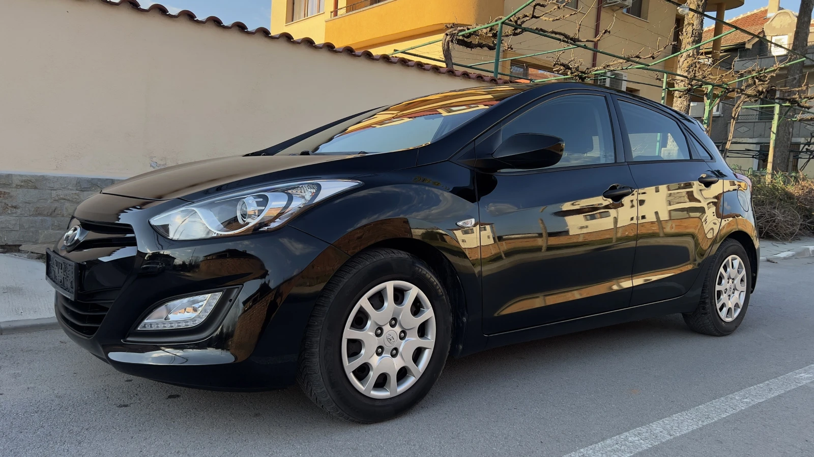 Hyundai I30 1.4i 2013г, снимка 2 - Автомобили и джипове - 54101839