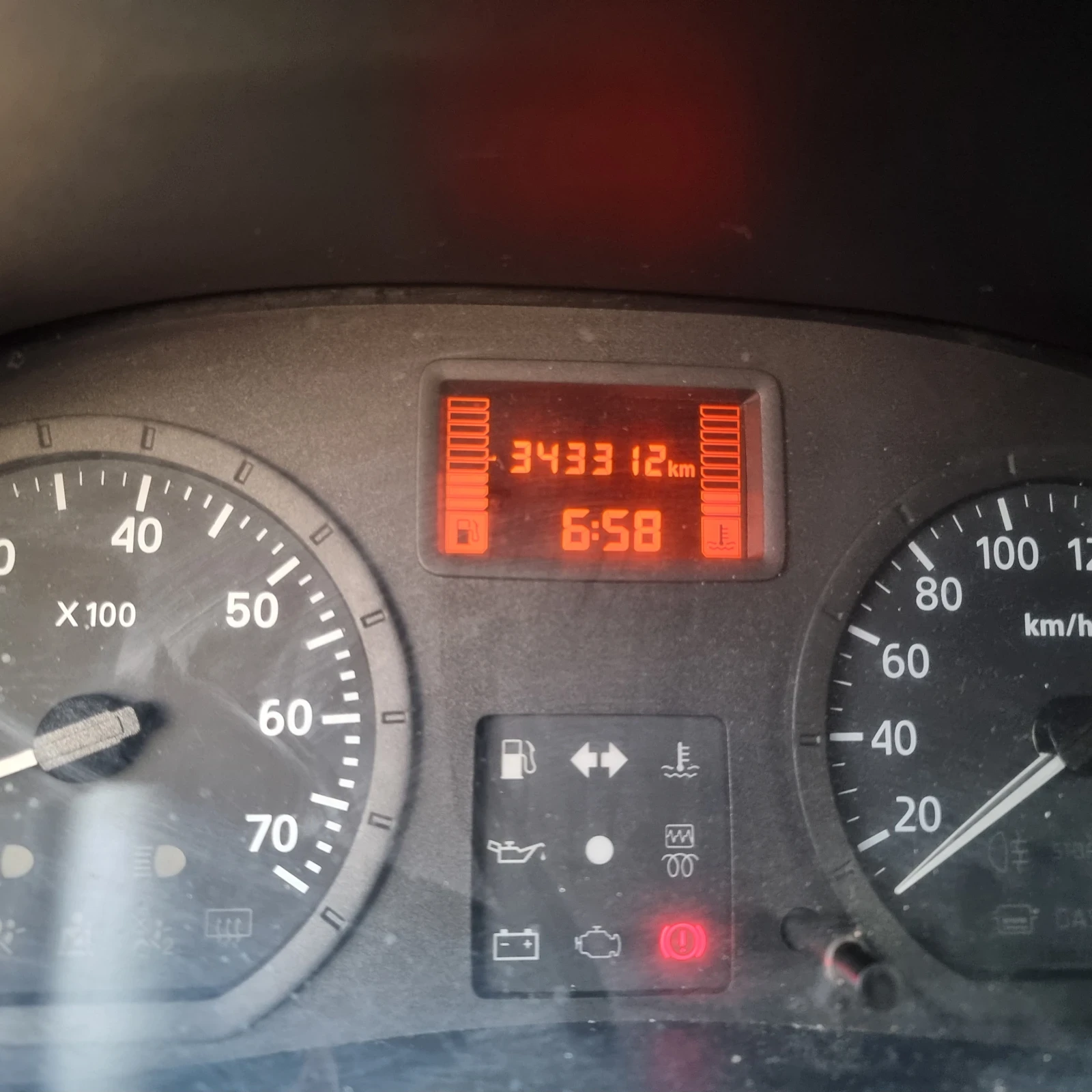 Dacia Logan, снимка 5 - Автомобили и джипове - 54249070