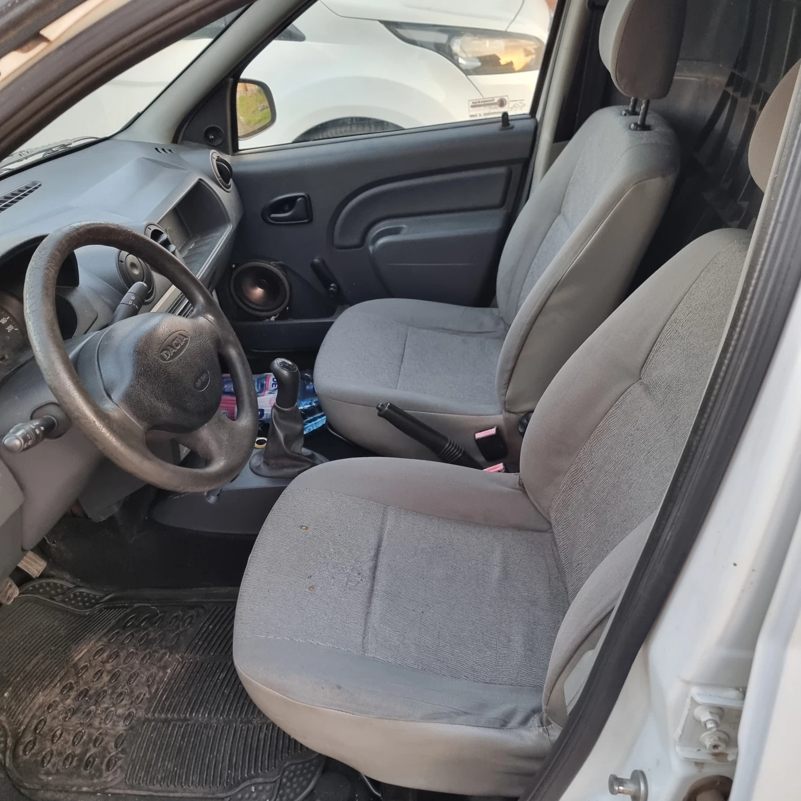 Dacia Logan, снимка 6 - Автомобили и джипове - 54249070