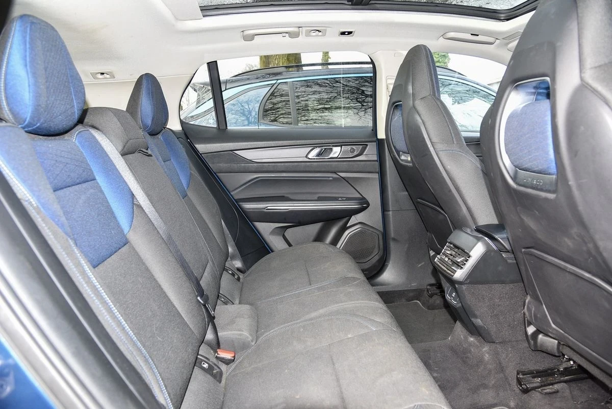 LynkCo 01 1.5 PHEV, снимка 7 - Автомобили и джипове - 54260017