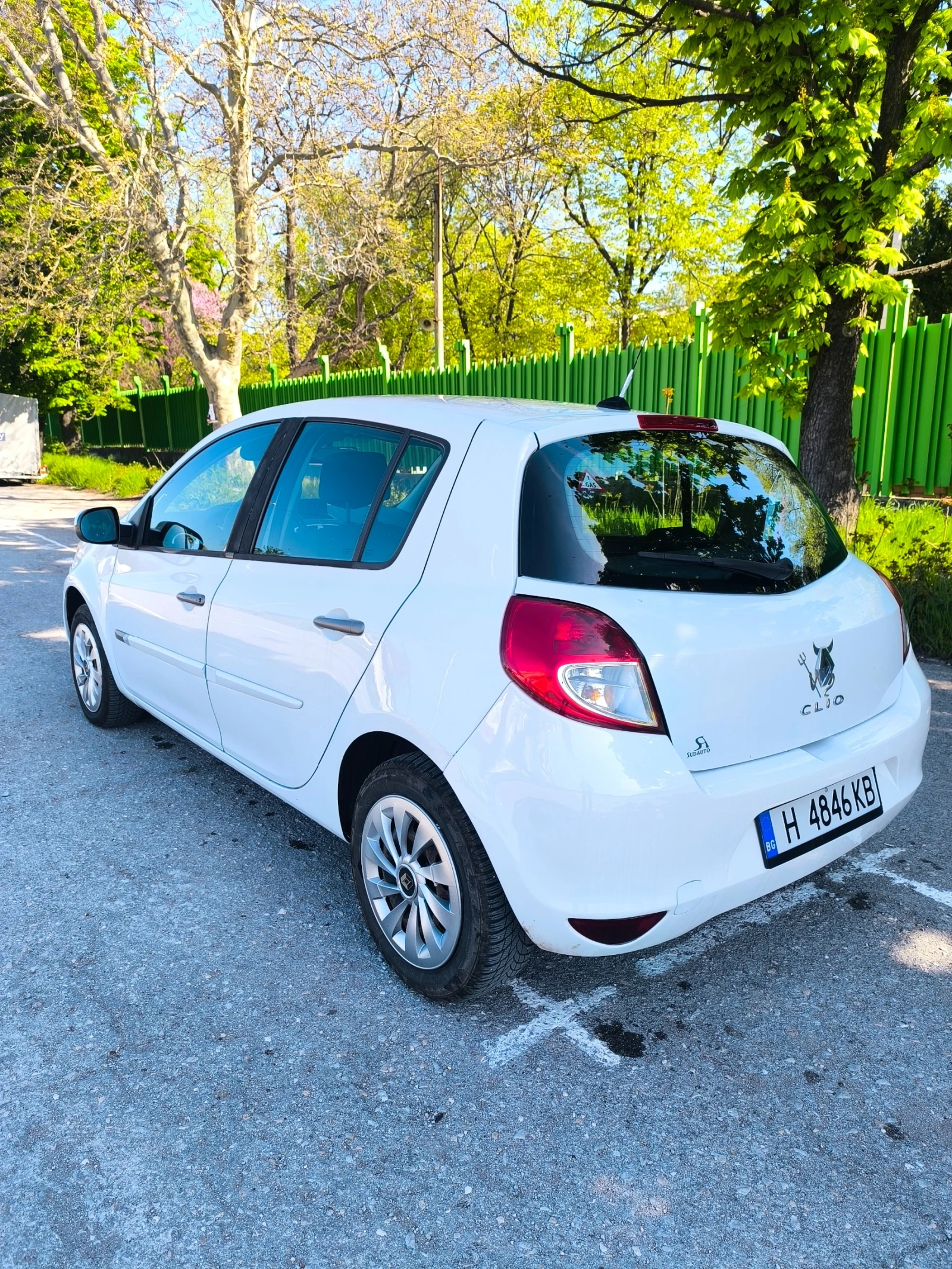 Renault Clio лек , снимка 3 - Автомобили и джипове - 54369743
