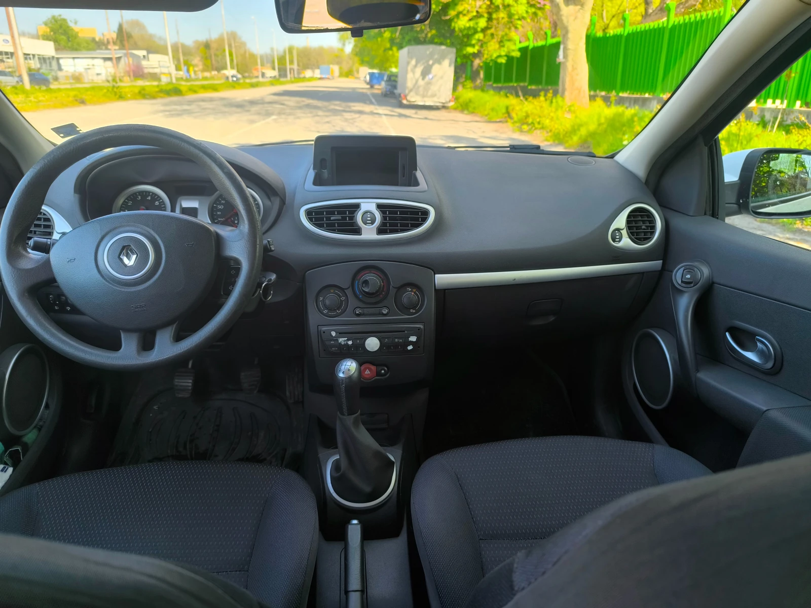 Renault Clio лек , снимка 9 - Автомобили и джипове - 54369743