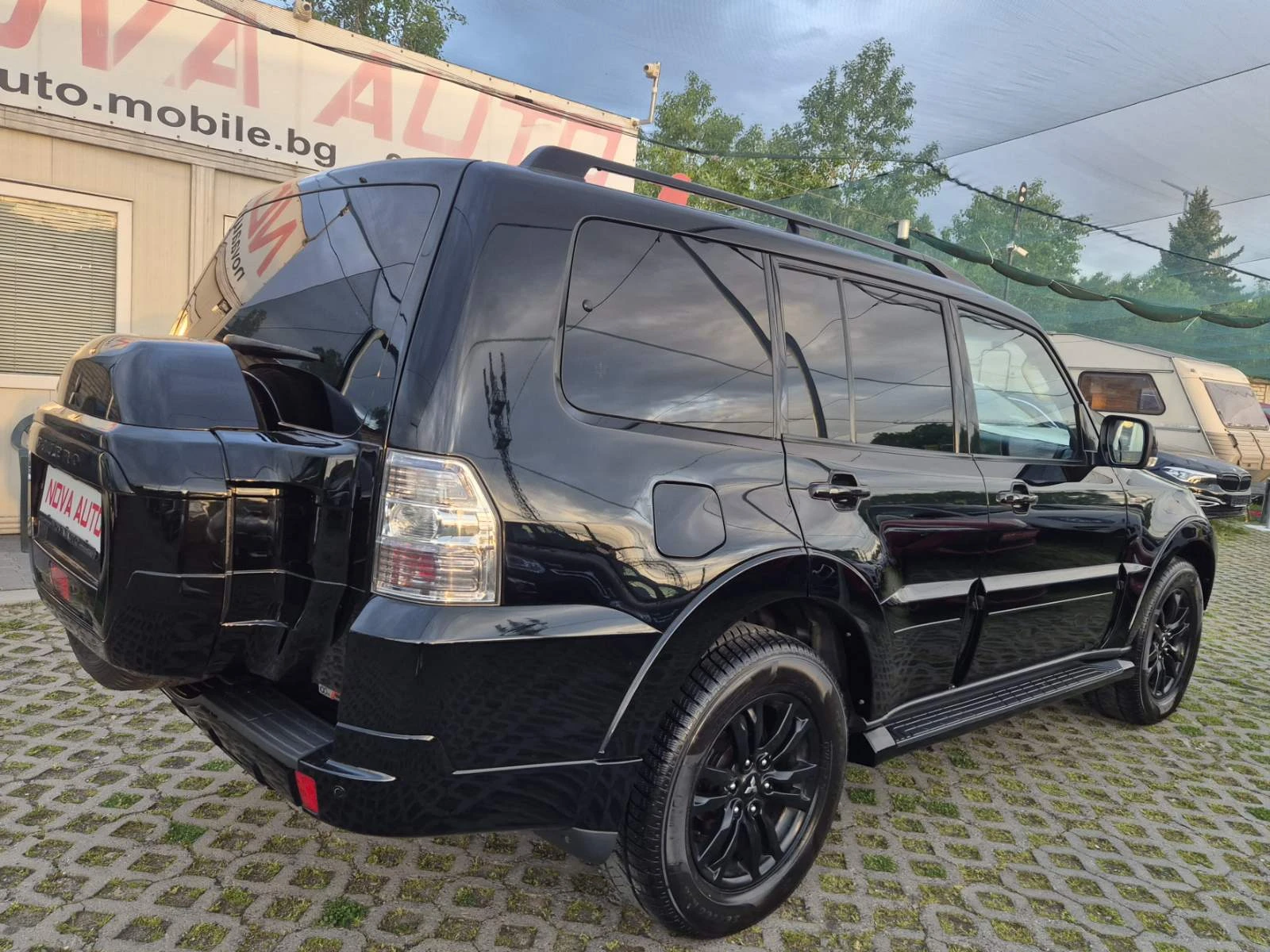 Mitsubishi Pajero 3.2D-7 МЕСТА-2018г-100 ANNIVERSARY, снимка 4 - Автомобили и джипове - 54560053