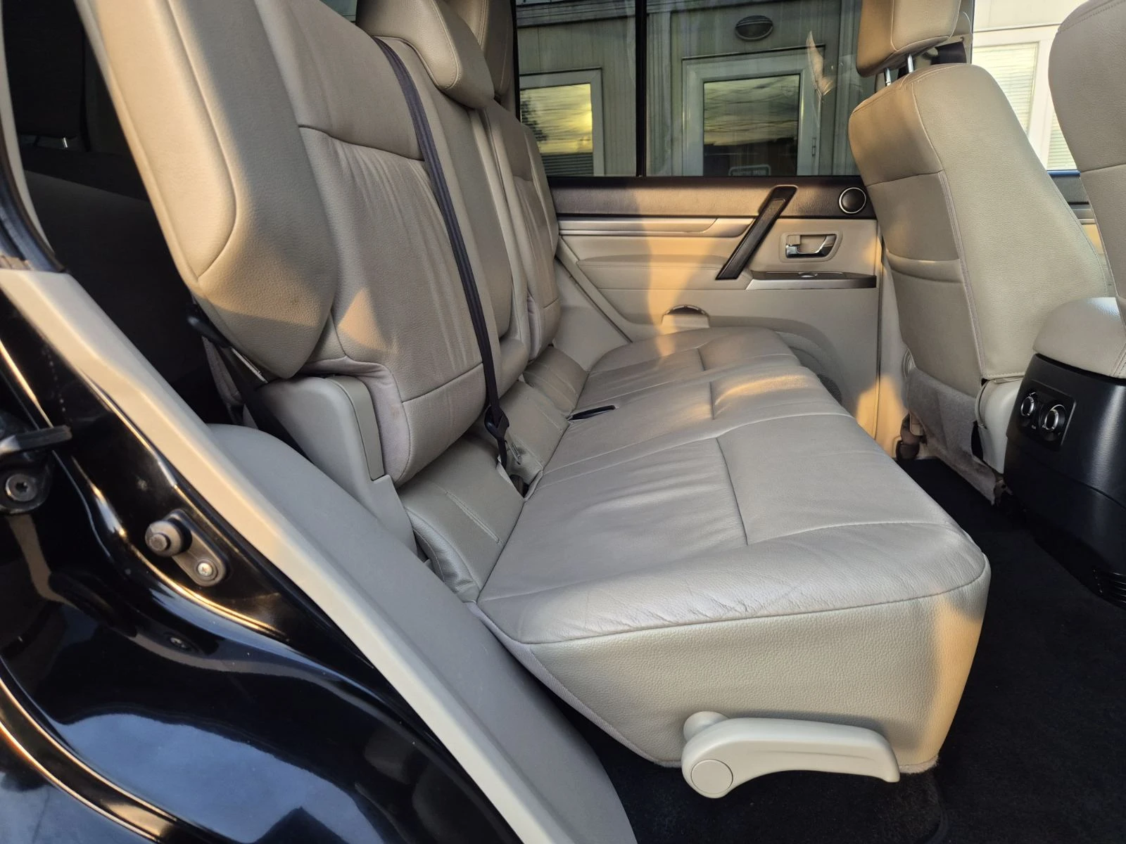 Mitsubishi Pajero 3.2D-7 МЕСТА-2018г-100 ANNIVERSARY, снимка 13 - Автомобили и джипове - 54560053