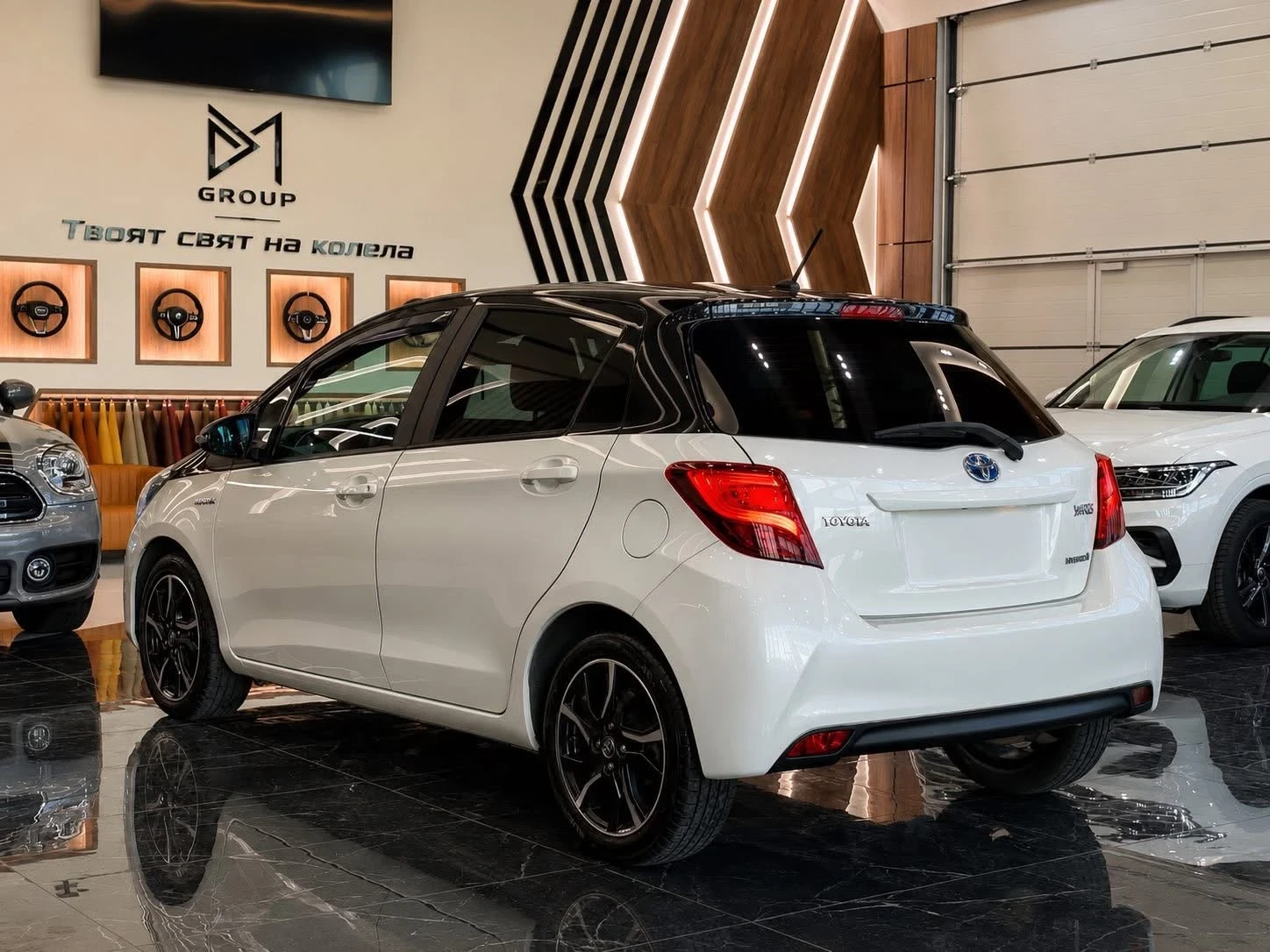 Toyota Yaris 1.5 HYBRID BItone, снимка 5 - Автомобили и джипове - 54606238