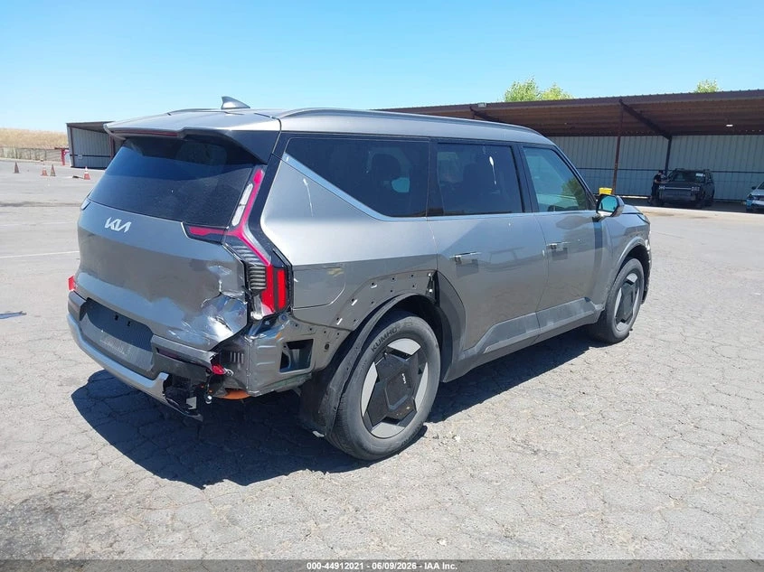 Kia EV9 Wind, снимка 4 - Автомобили и джипове - 55126985