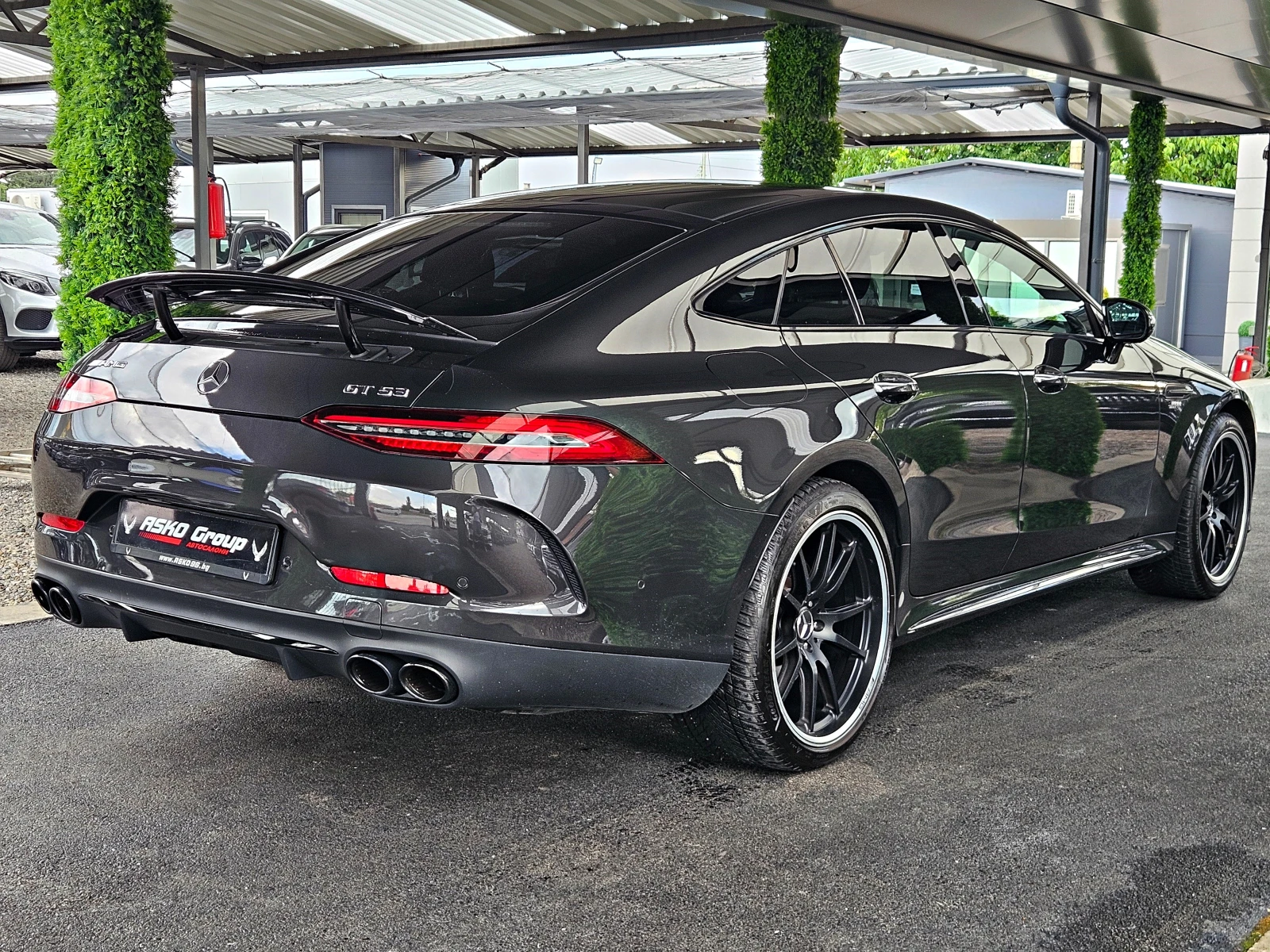 Mercedes-Benz AMG GT 53/4MAT/DISTR/PANO/HUD/МАСАЖ/ОБДУХ/BURMESTER/LIZIN, снимка 4 - Автомобили и джипове - 55326333