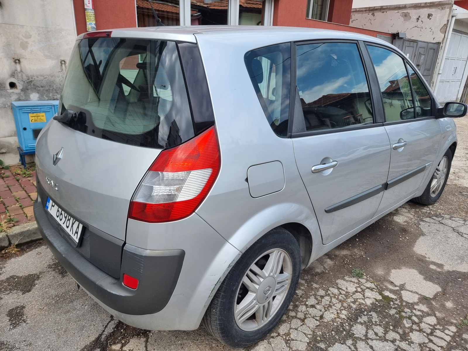 Renault Scenic 1.9 DCI, снимка 2 - Автомобили и джипове - 55349774