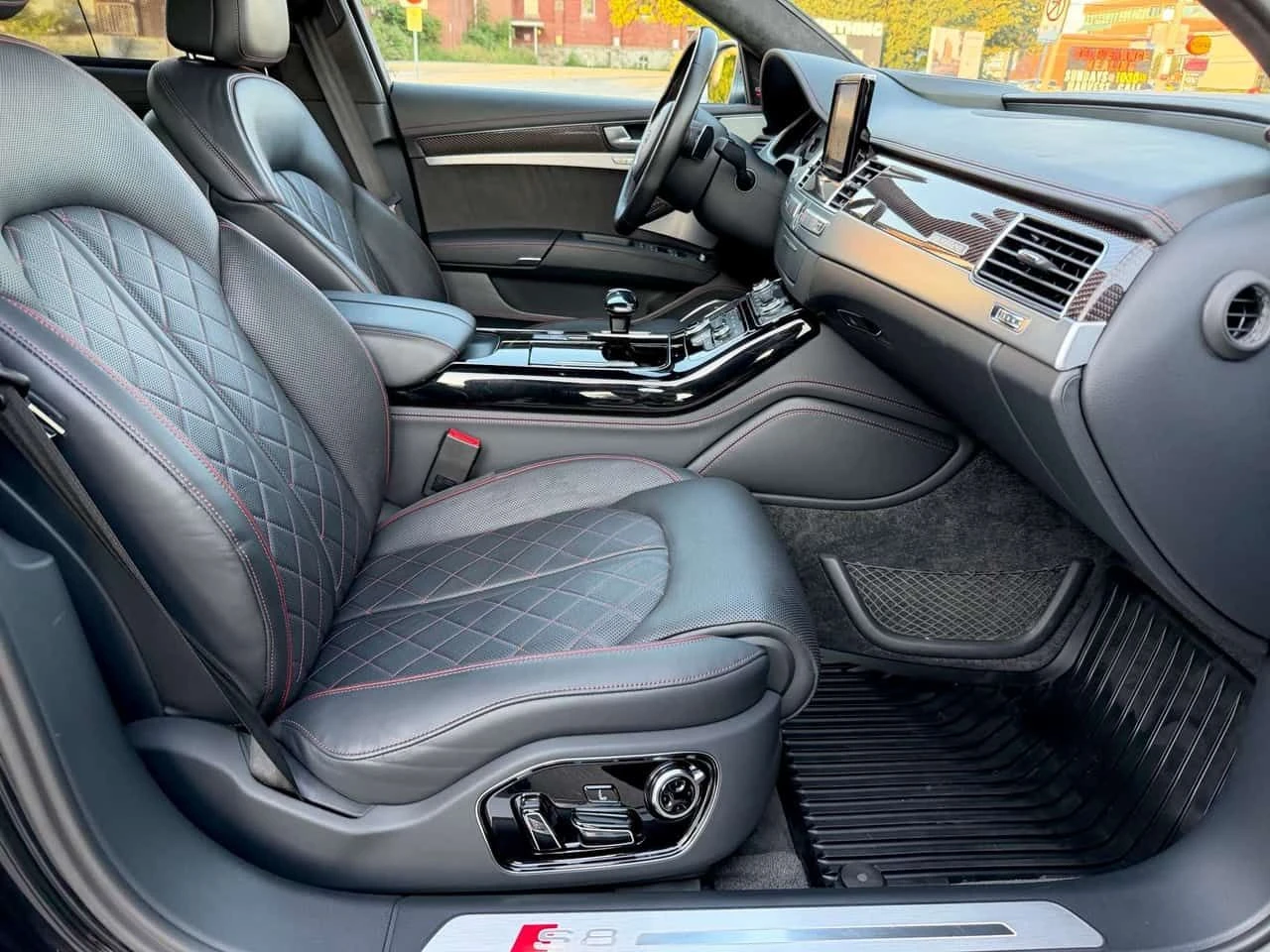 Audi S8 Plus| 605HP| 3D B&O| DESIGN PCKG| RED CARBON FIBRE | Mobile.bg � ����������� 14