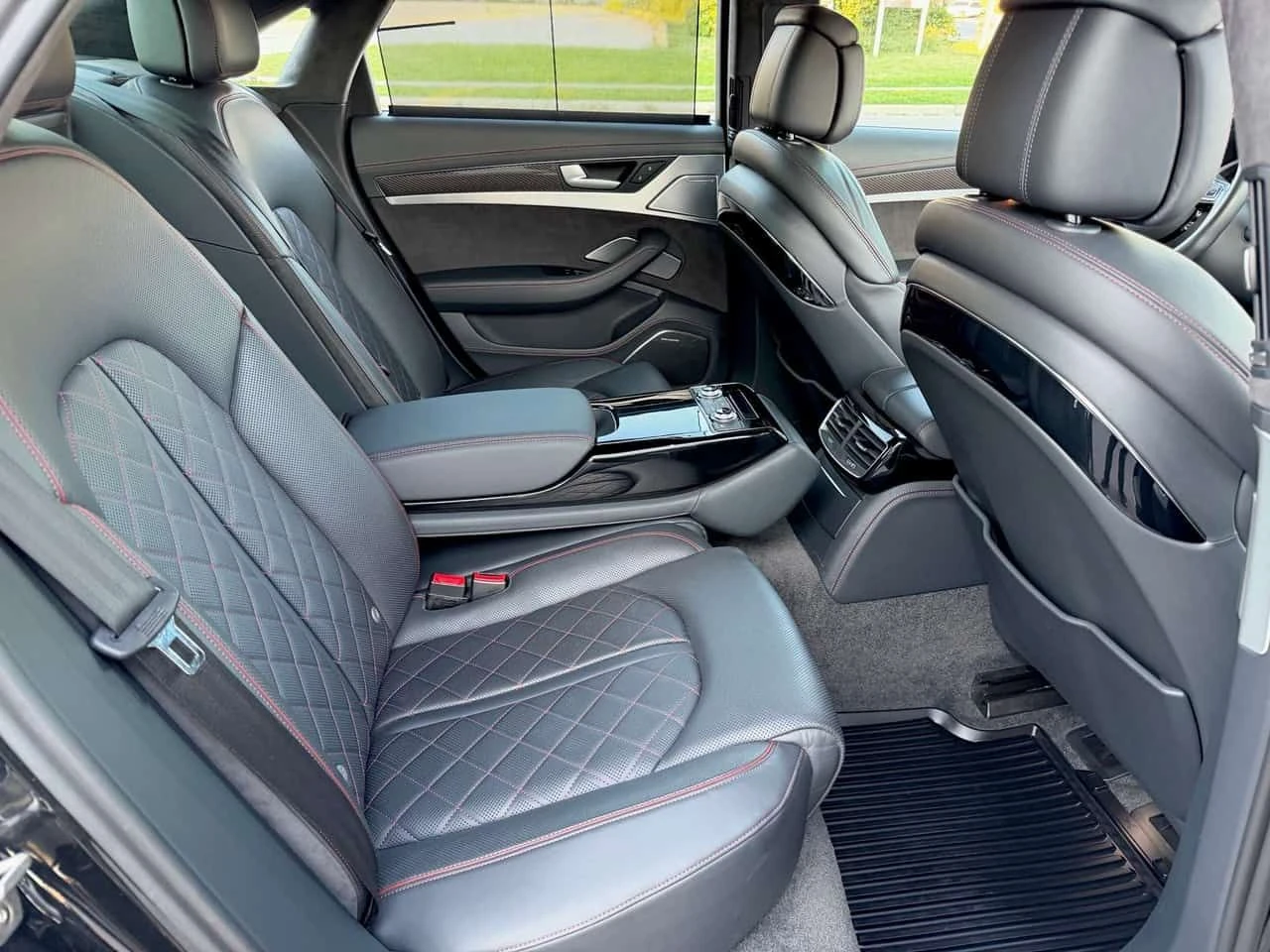 Audi S8 Plus| 605HP| 3D B&O| DESIGN PCKG| RED CARBON FIBRE | Mobile.bg � ����������� 16