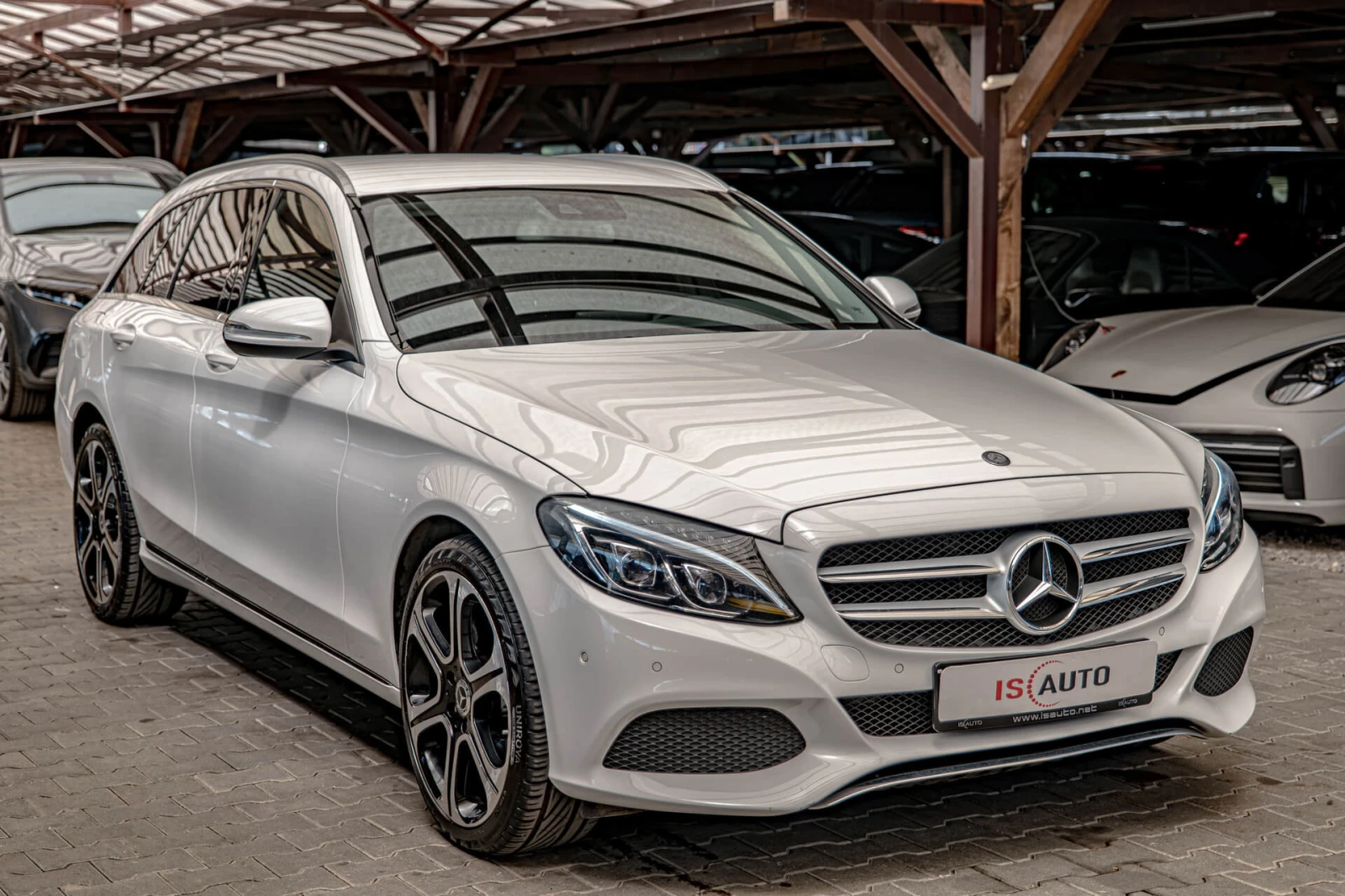 Mercedes-Benz C 220 CDI/Avangarde/F1/PDC/MultiBeam Led/Dynamic Select, снимка 2 - Автомобили и джипове - 55902877
