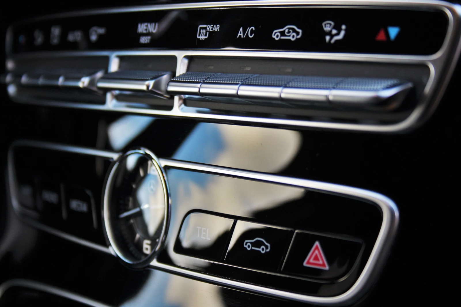 Mercedes-Benz E 220 AMG, снимка 7 - Автомобили и джипове - 55988553
