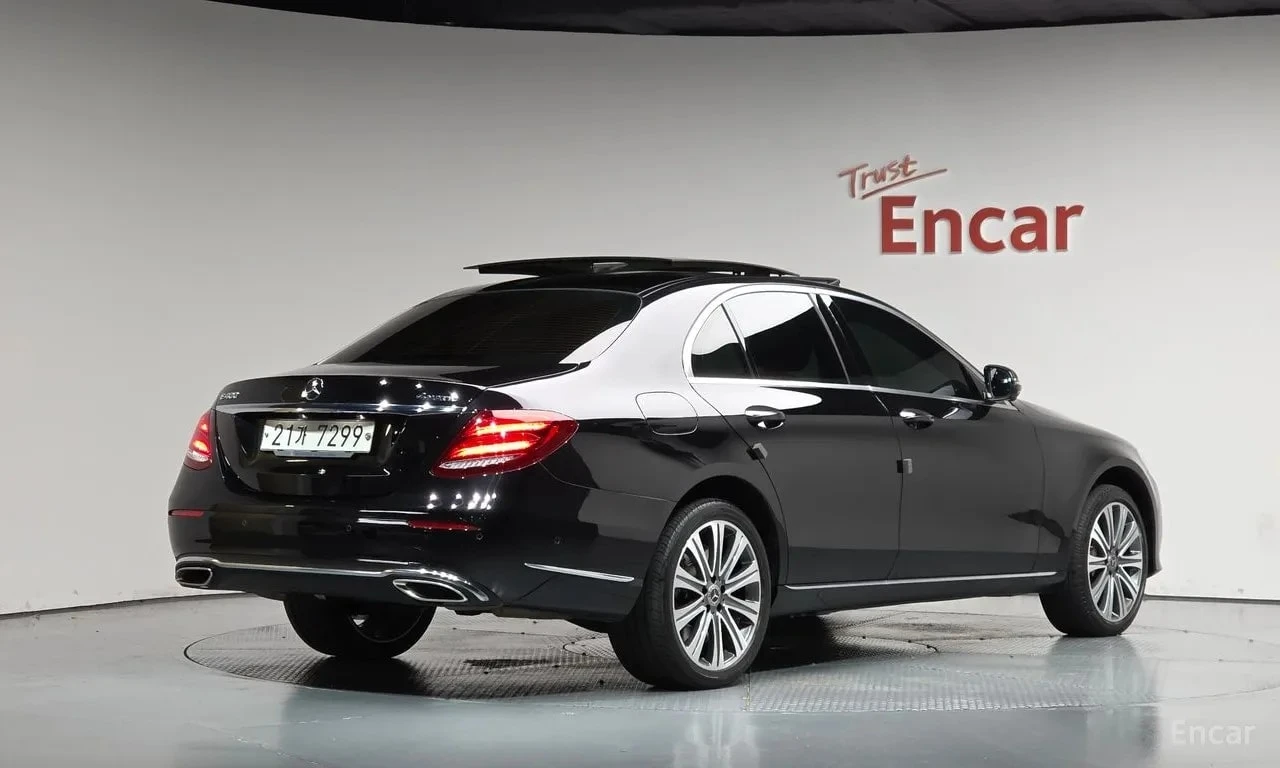 Mercedes-Benz E 400 * E400 4MATIC Exclusive * , снимка 2 - Автомобили и джипове - 56628258