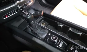 Volvo XC60 D5 Momentum | ПАНОРАМА | ЗАДНА КАМЕРА | , снимка 8