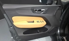 Volvo XC60 D5 Momentum | ПАНОРАМА | ЗАДНА КАМЕРА | , снимка 9