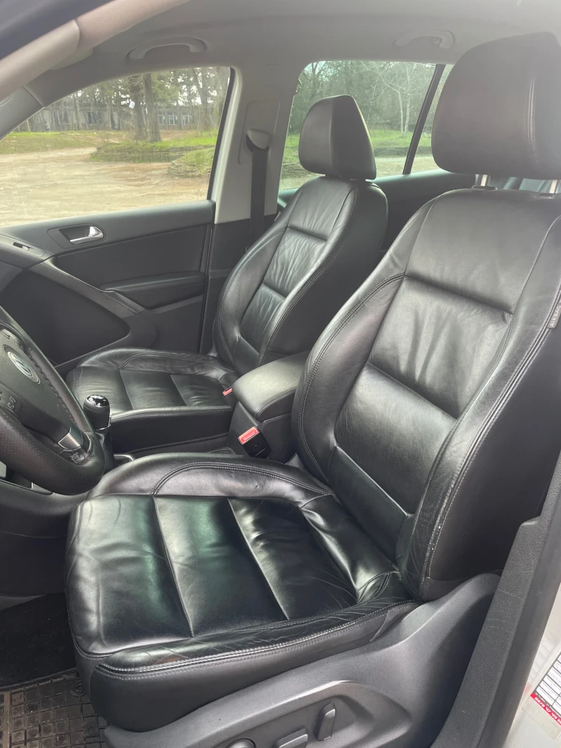 VW Tiguan 2.0TDI 4Motion, снимка 9 - Автомобили и джипове - 52966039