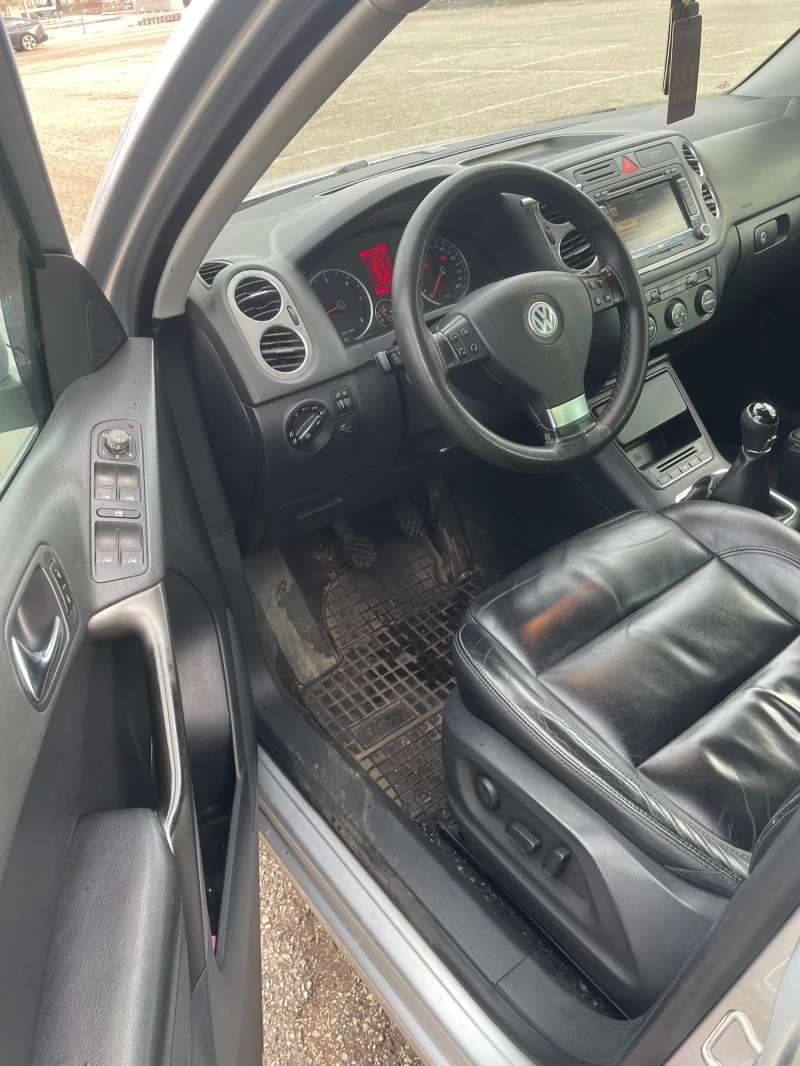VW Tiguan 2.0TDI 4Motion, снимка 11 - Автомобили и джипове - 52966039