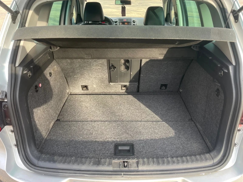 VW Tiguan 2.0TDI 4Motion, снимка 14 - Автомобили и джипове - 52966039