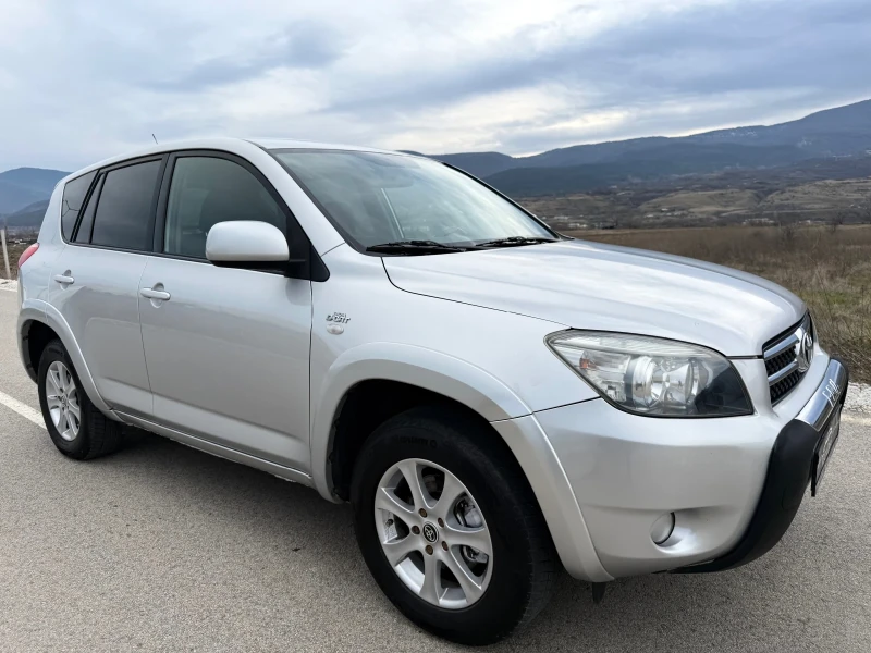 Toyota Rav4 2.2 D-4D / 4X4 / CLIMATRONIC / AVTOPILOT , снимка 3 - Автомобили и джипове - 53270317