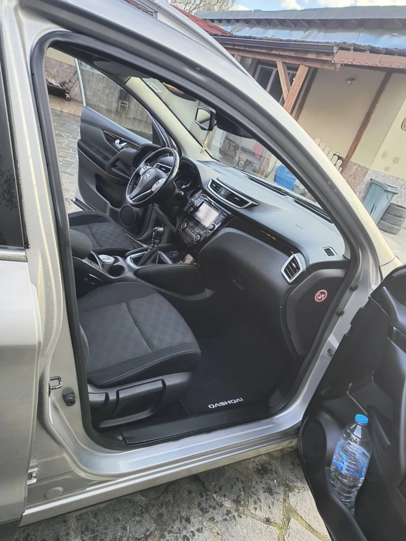 Nissan Qashqai 1.5, снимка 6 - Автомобили и джипове - 53540592