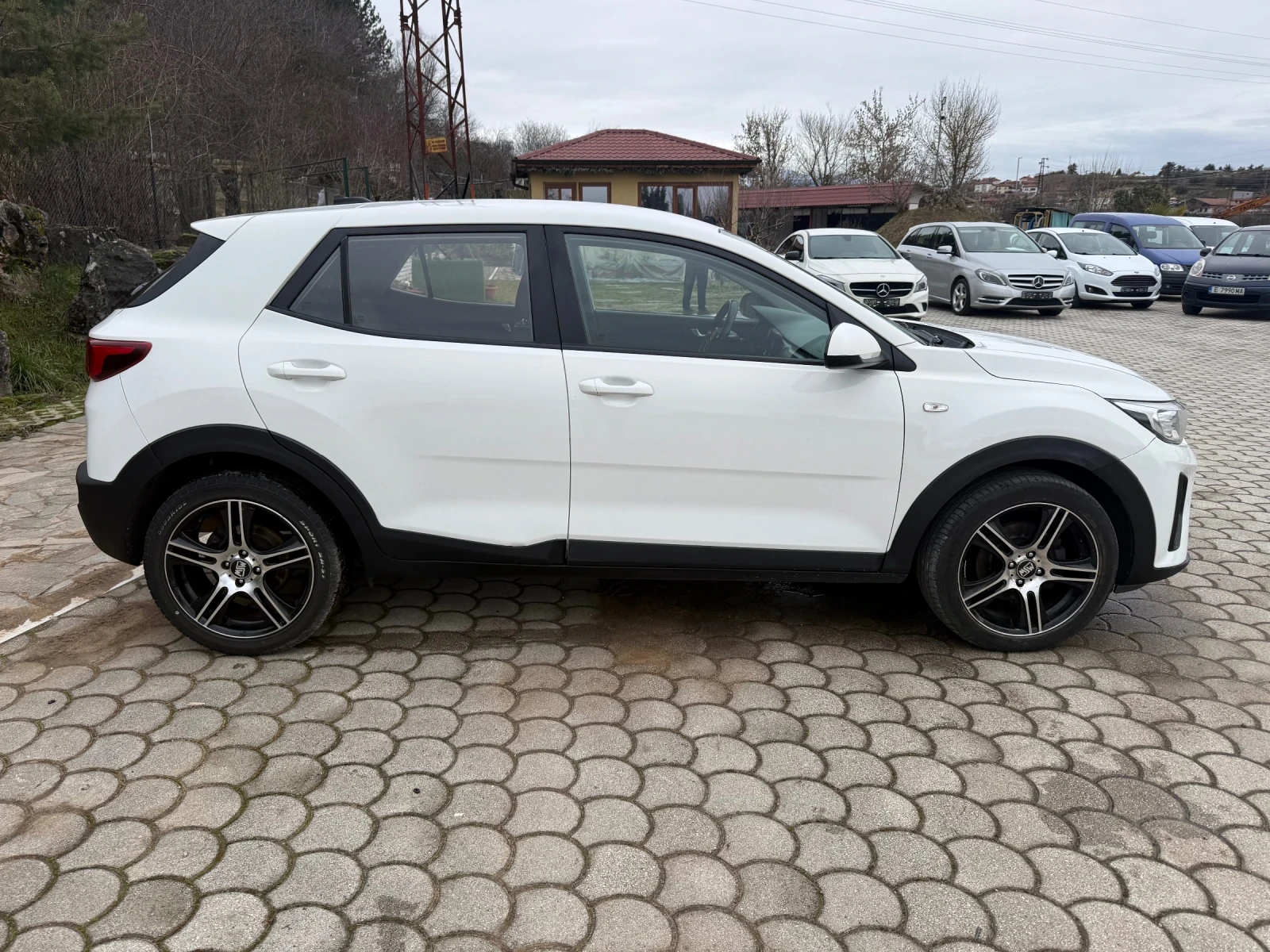 Kia Stonic 1.6 CRDI EURO 6B - изображение 4